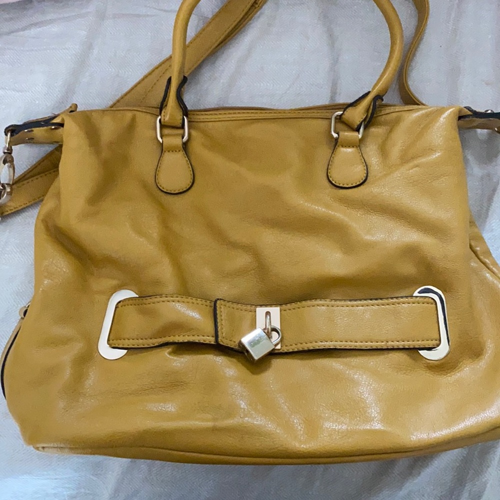 Crossbody purse